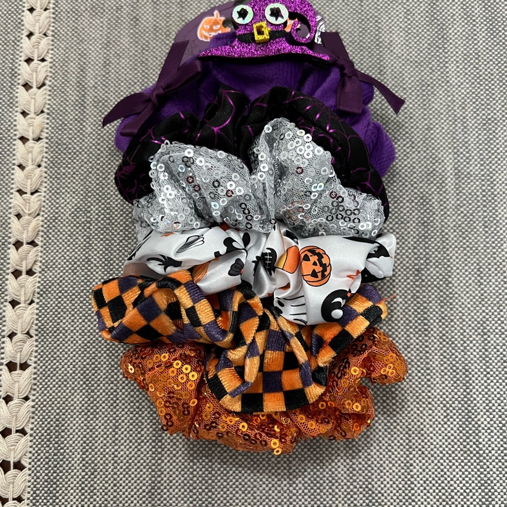 Nicole MIller - Set of 6 Halloween Hair Witches Hat  Scrunchies Brand New